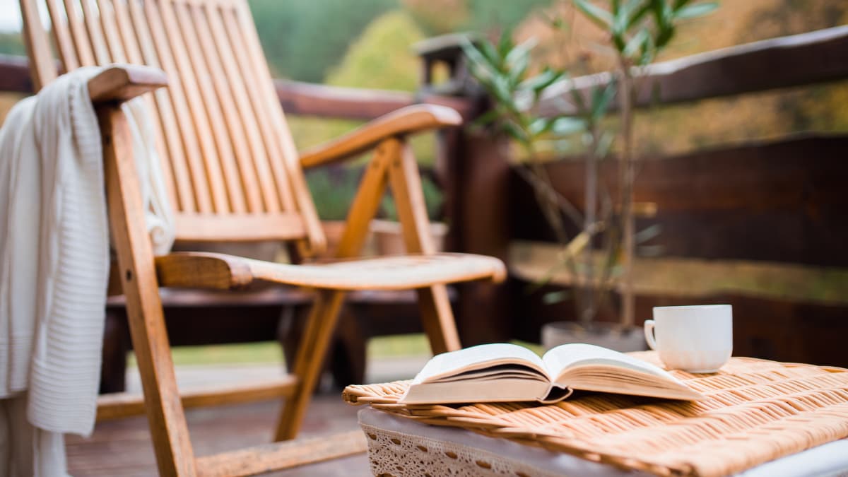 Ako vytvoriť dokonalý relaxačný kút na záhrade