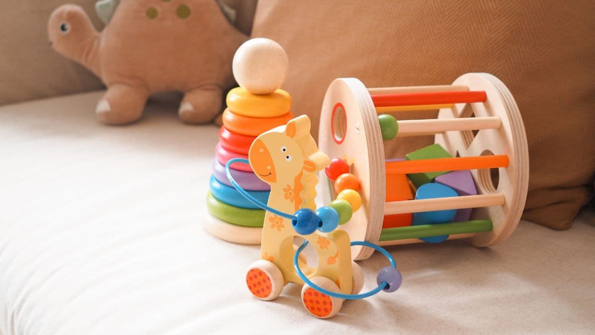 Ako vybrať bezpečnú a kvalitnú drevenú hračku pre vaše bábätko?