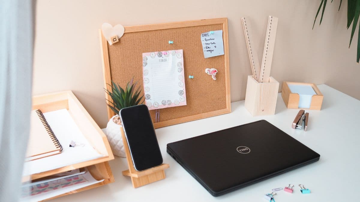 Domáca kancelária snov: Vybavenie a organizácia pre maximálnu produktivitu