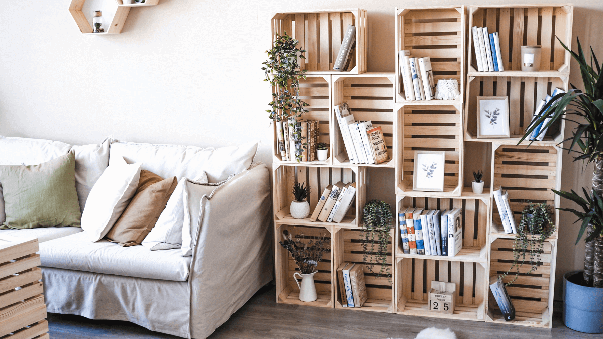 Prírodné verzus opálené drevené debničky