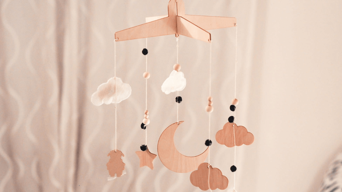 Vyrábame kolotoč nad postieľku