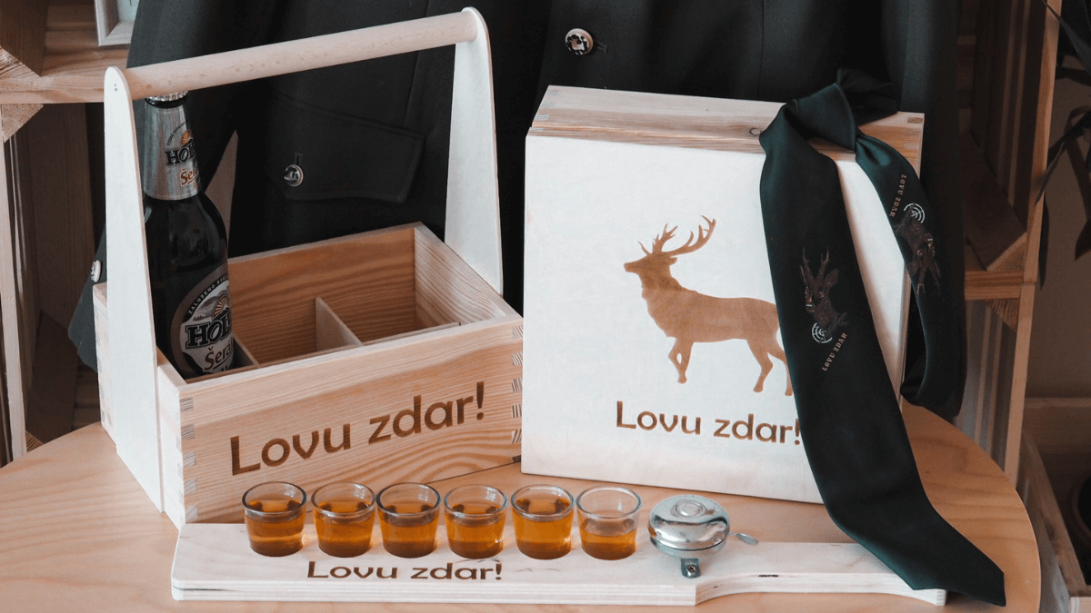 Originálne darčeky pre poľovníkov v znamení sv. Huberta