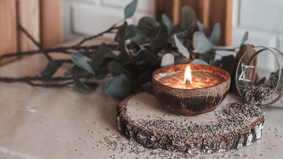 Zrecyklujte starý vosk a vyrobte originálnu sviečku v 5 jednoduchých krokoch