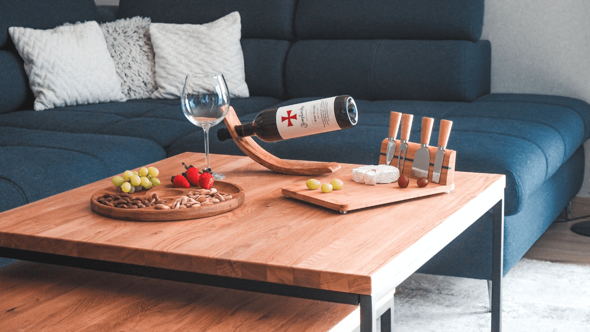 Romantický večer s dreveným servírovaním