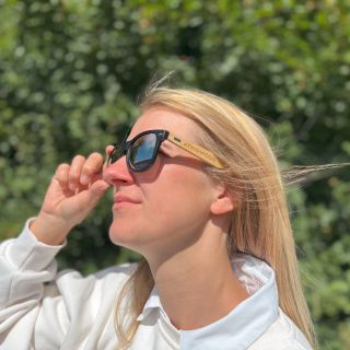 Věděli jste, že vám umíme vypálit vlastní text i na dřevěné sluneční brýle? 😎 Vytvoříte si tak originální doplněk, který...